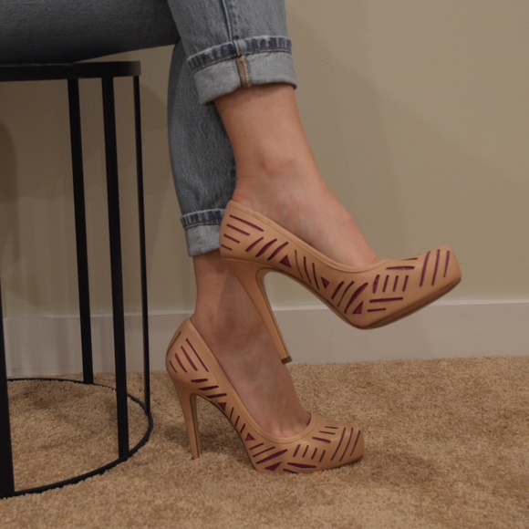BCBG Heels - Picture 1 of 2